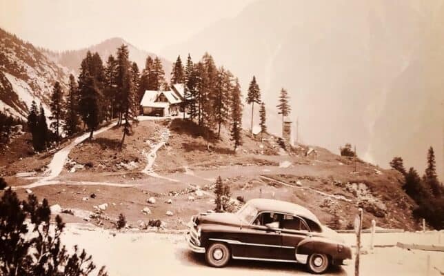 Wir genießen die Bewahrung der Tradition auf der Erjavčeva-Hütte